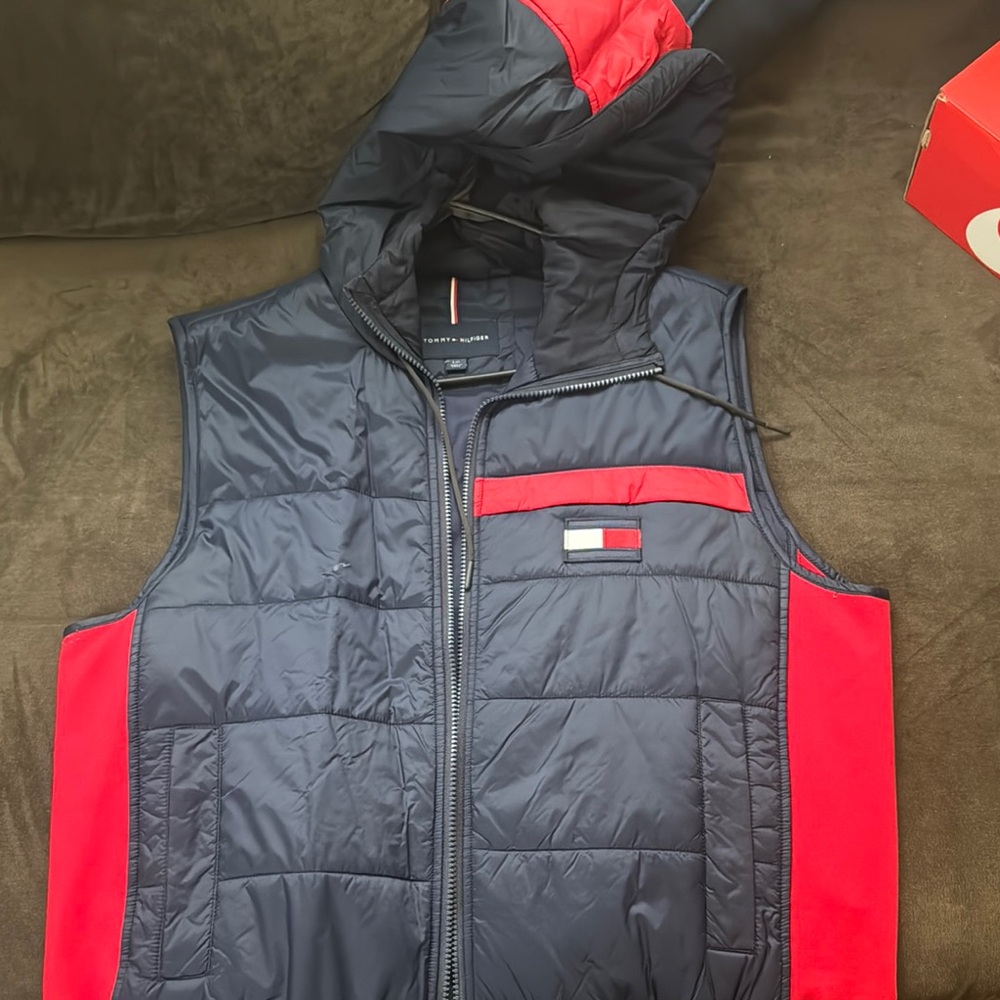 Tommy Hilfiger Men's Navy and Red Puffer Vest